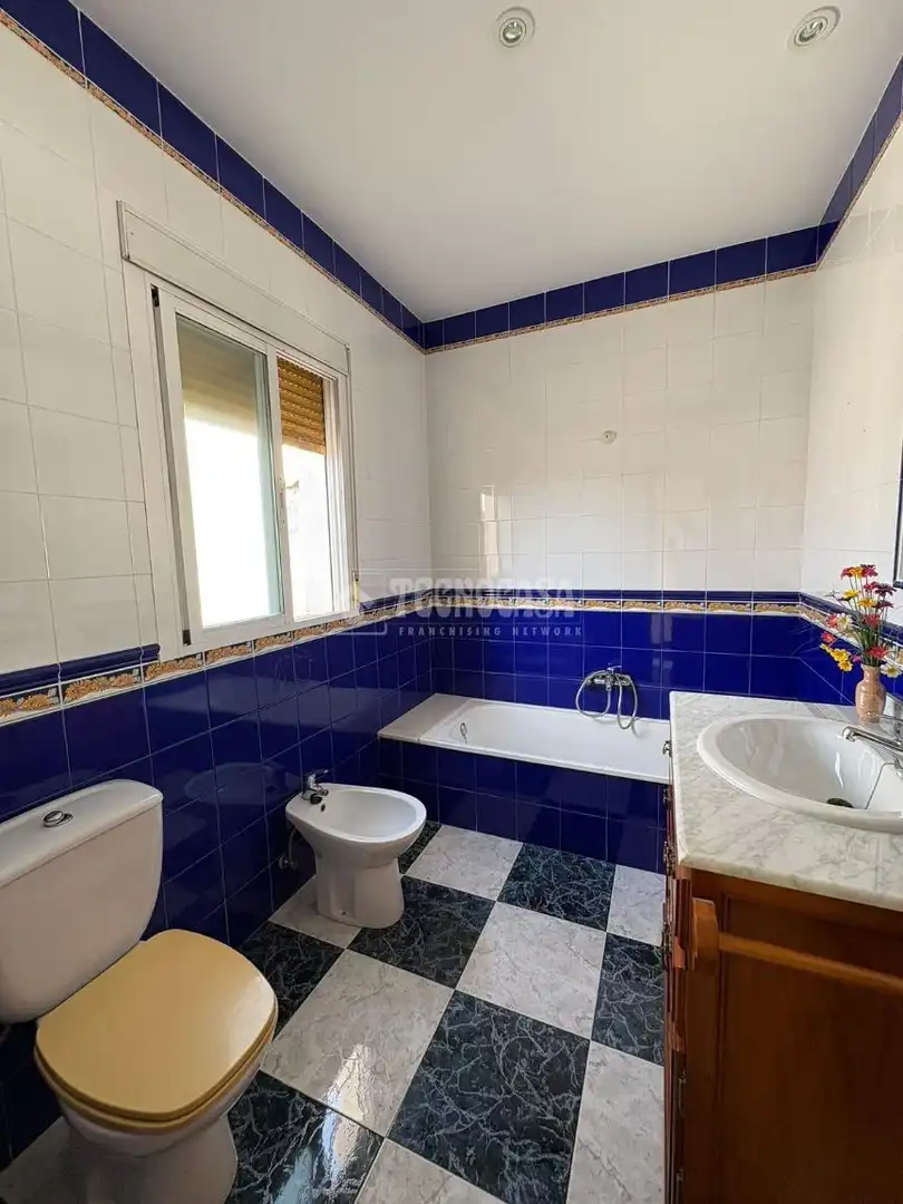 Baño de Casa adosada en venta en Marmolejo con Aire acondicionado y Calefacción