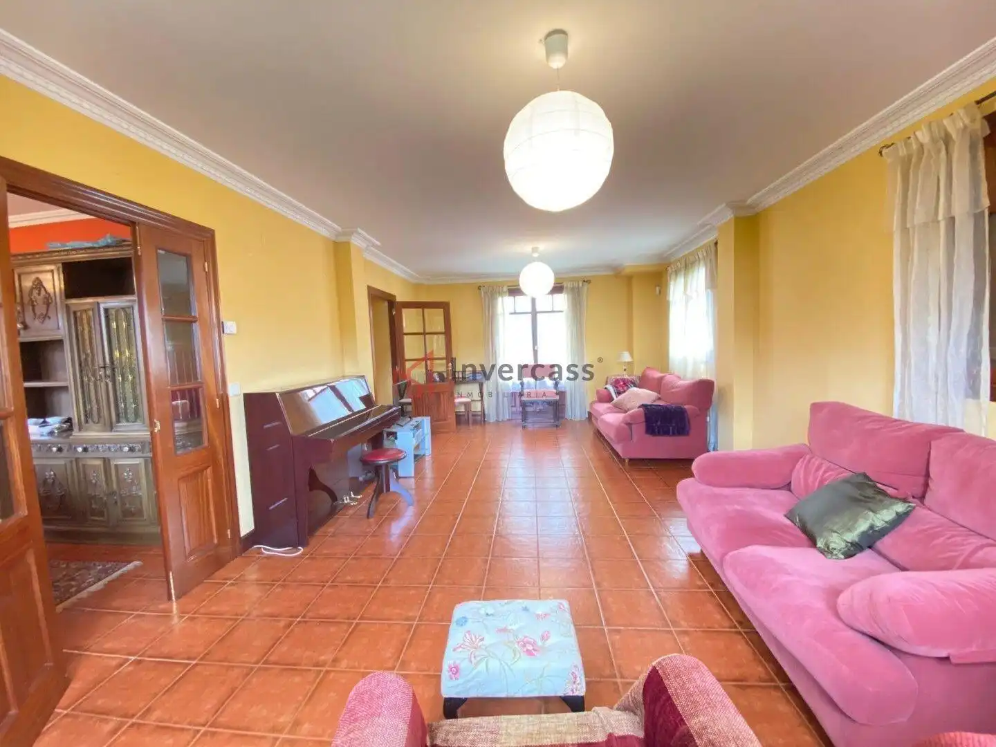 Living room of Houses for sale in Castro-Urdiales  with Private garden, Terrace and Storage room