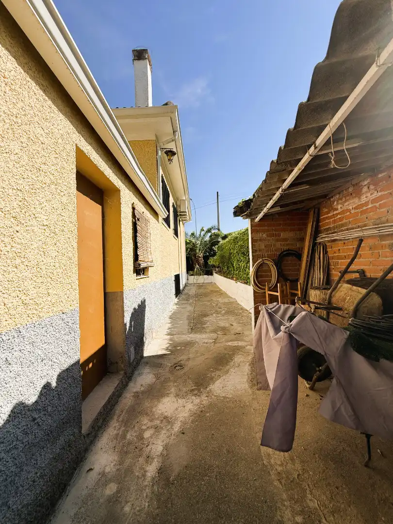 Vista exterior de Casa o xalet en venda en Colmenar de Oreja amb Aire condicionat, Calefacció i Jardí privat