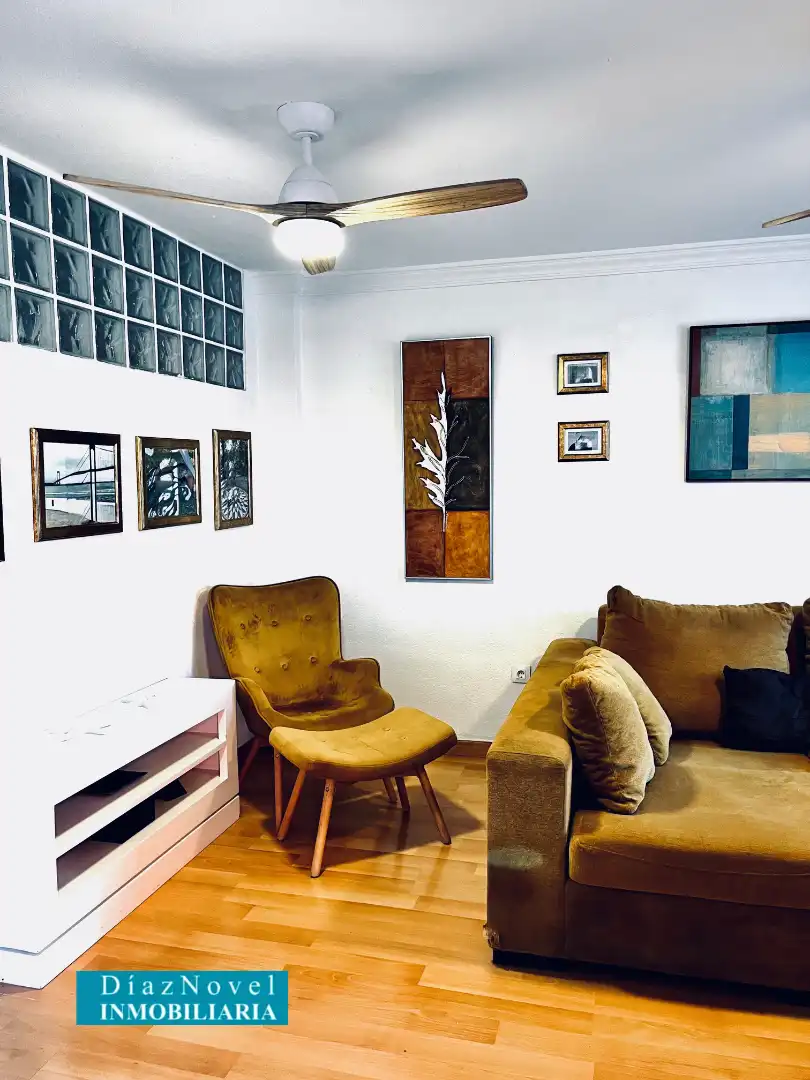 Wohnzimmer von Einfamilien-Reihenhaus zum Verkauf in Vélez-Málaga mit Klimaanlage, Heizung und Parkett