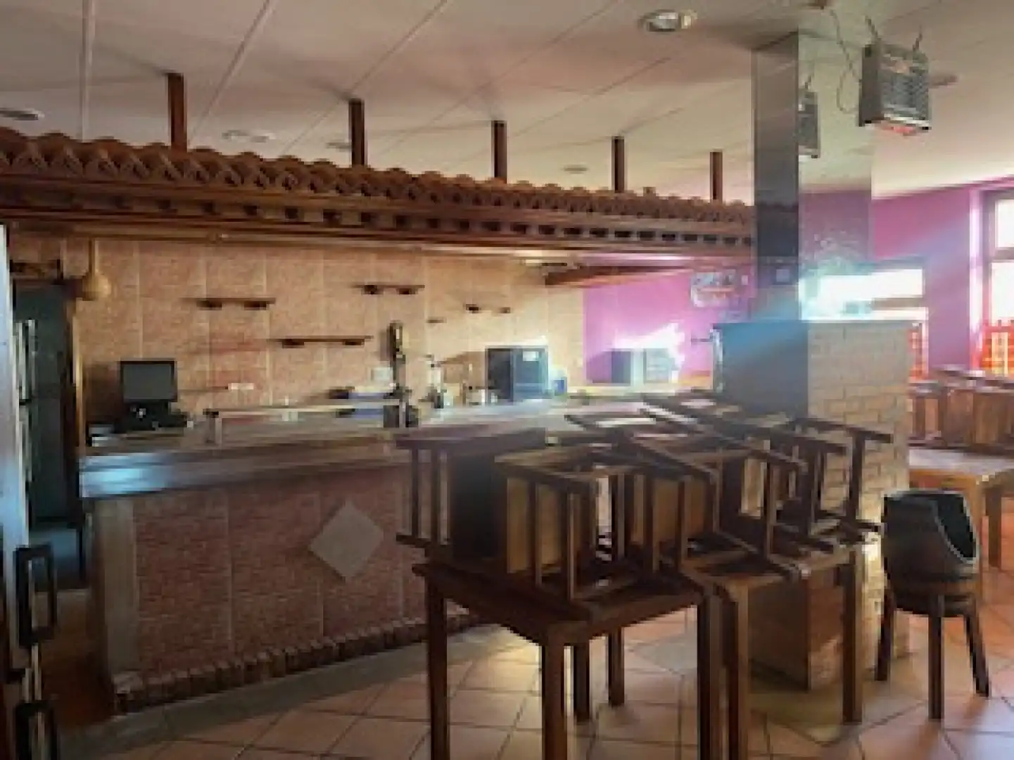 Locale commerciale in vendita a San Martín del Rey Aurelio, imagen 6