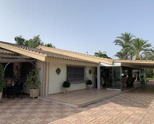 Vista exterior de Casa o xalet en venda en Elche / Elx amb Jardí privat i Piscina