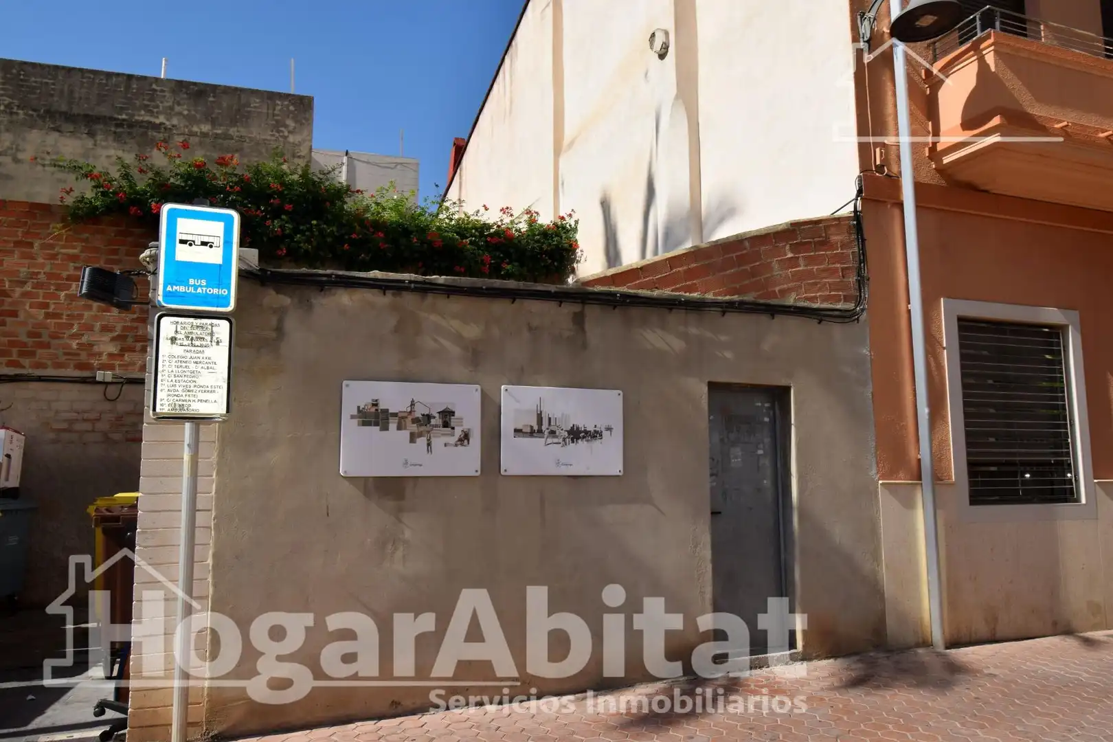 Exterior view of Houses for sale in Catarroja  with Terrace