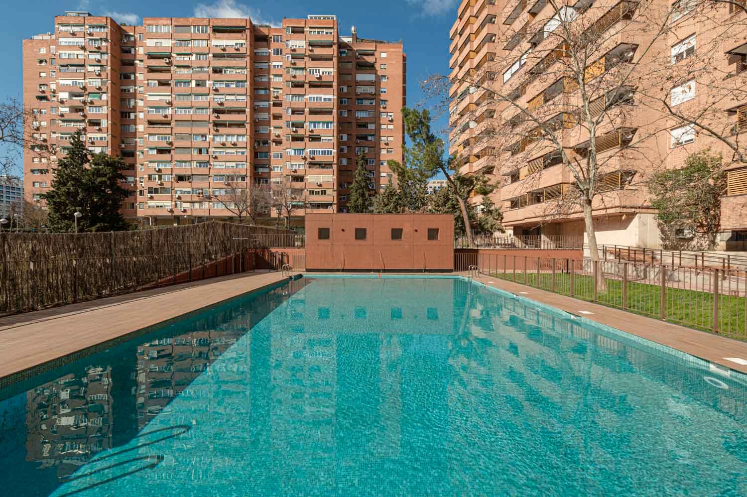 Swimming pool of Flat for sale in  Madrid Capital  with Air Conditioner, Parquet flooring and Terrace