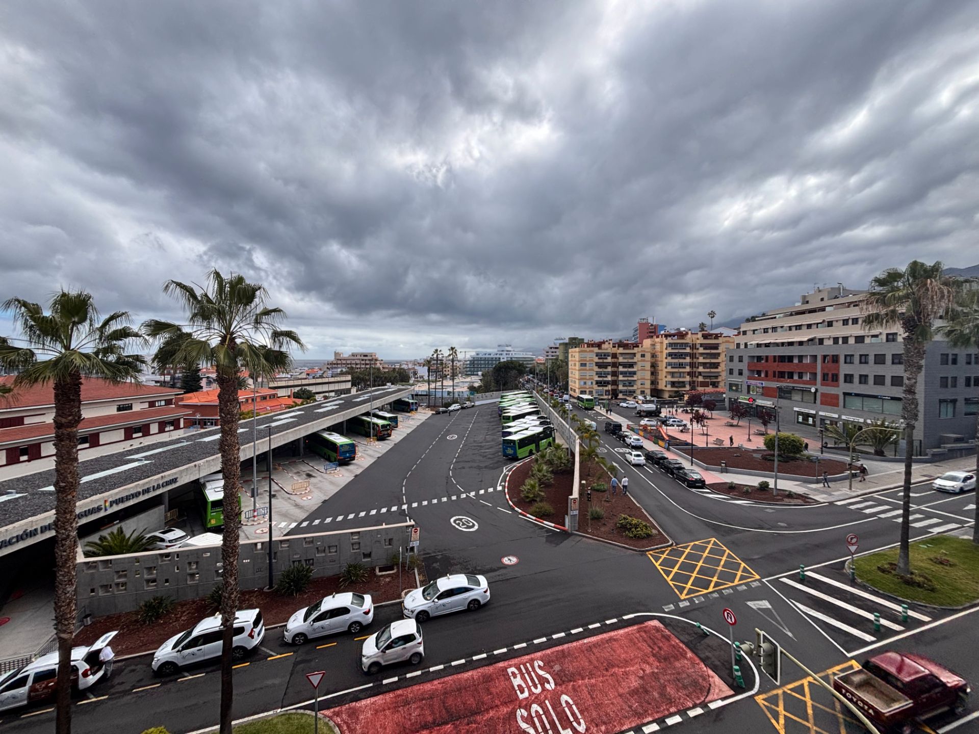 Vista exterior de Estudi en venda en Puerto de la Cruz amb Moblat, Balcó i Piscina comunitària