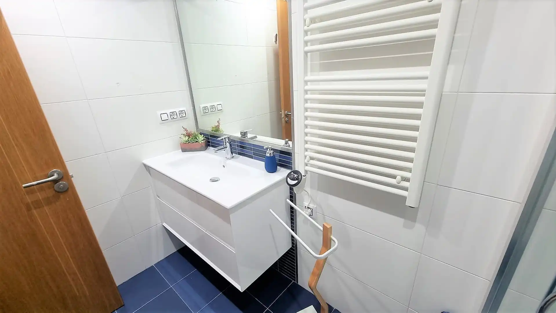 Baño de Piso de alquiler en Cangas  con Aire acondicionado, Calefacción y Parquet