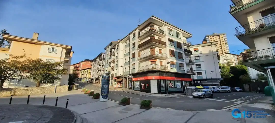 Außenansicht von Garage zum Verkauf in Andoain