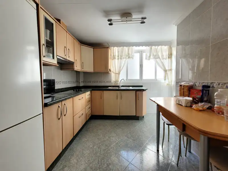 Cocina de Piso en venta en Málaga con Terraza, Horno y Lavadora