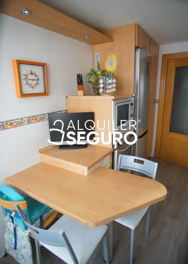 Cocina de Piso de alquiler en Valladolid con Calefacción y Amueblado
