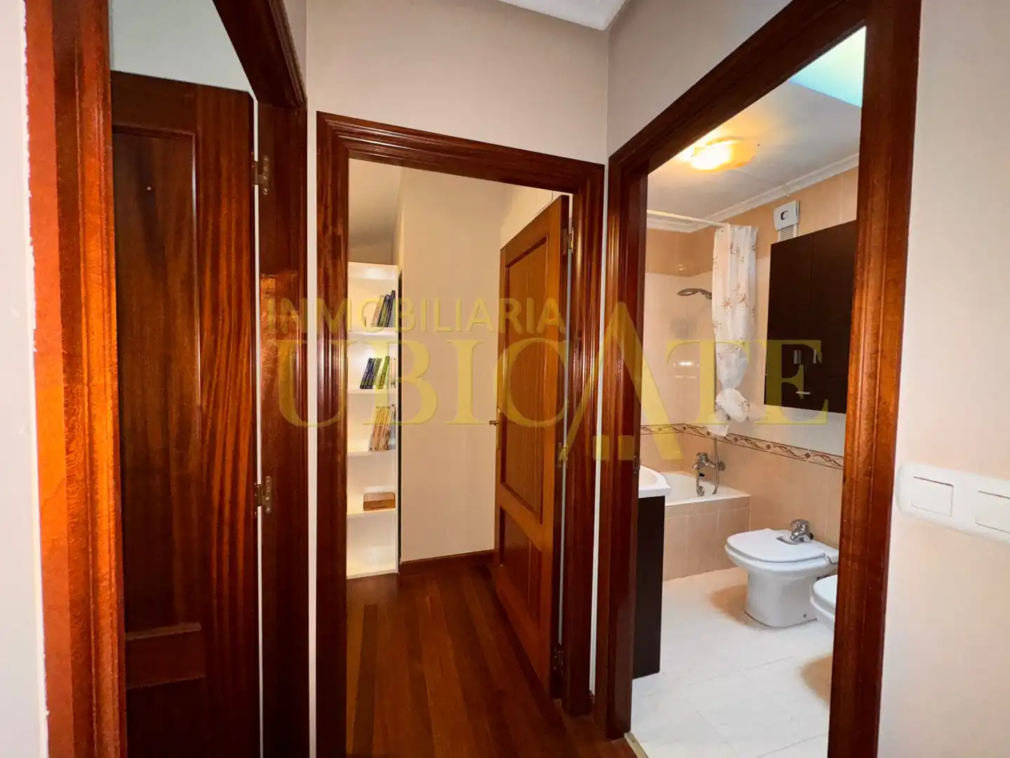Baño de Piso en venta en Castro-Urdiales con Calefacción, Terraza y Amueblado