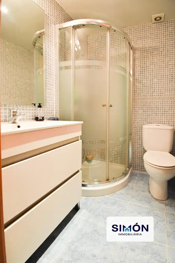 Bathroom of Flat for sale in Manresa  with Air Conditioner, Heating and Storage room