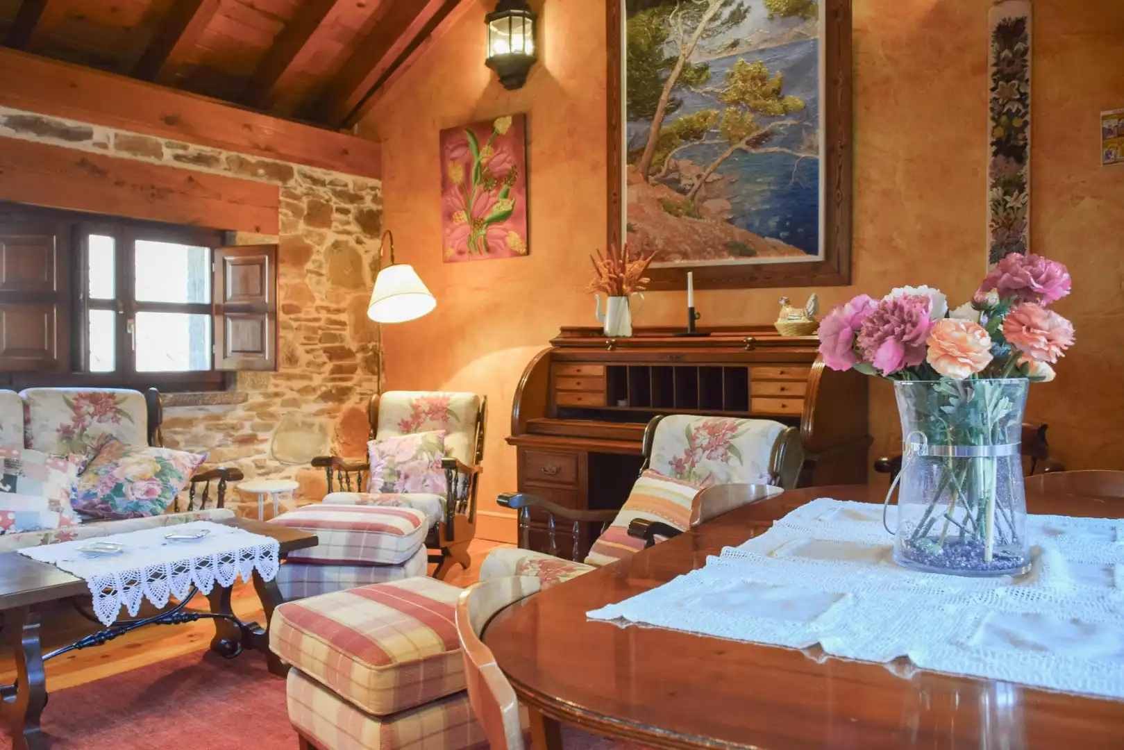 Sala d'estar de Finca rústica en venda en Riello amb Calefacció