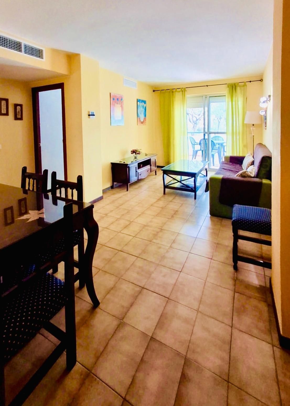 Sala d'estar de Apartament en venda en Chiclana de la Frontera amb Aire condicionat, Calefacció i Jardí privat