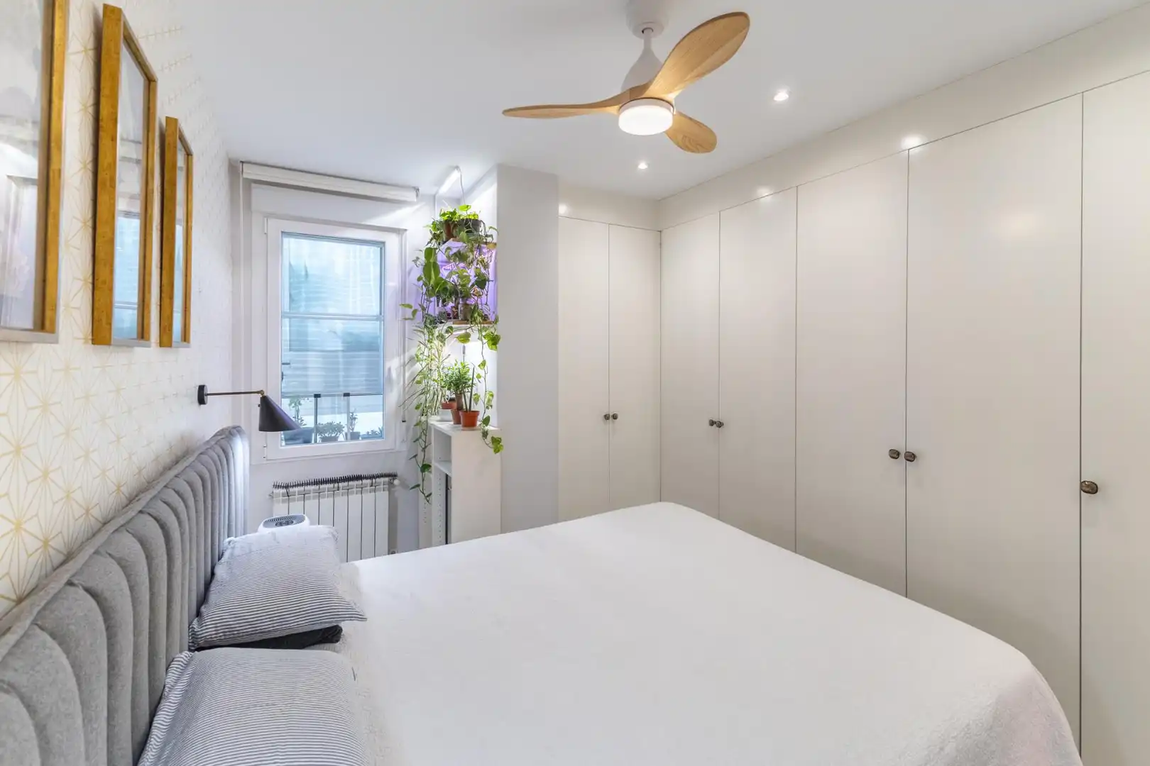 Habitación de Apartamento de alquiler en Madrid con Calefacción, Amueblado y Balcón