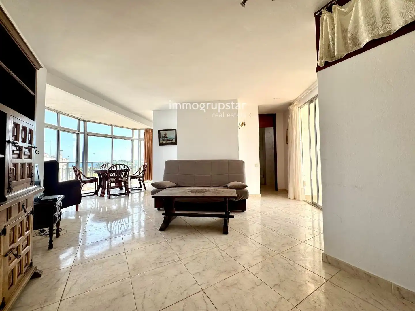 Sala de estar de Piso en venta en Castell d'Aro, Platja d'Aro i s'Agaró con Terraza y Balcón