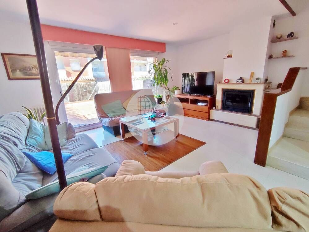 Sala de estar de Casa adosada en venta en Mollet del Vallès con Aire acondicionado, Calefacción y Terraza