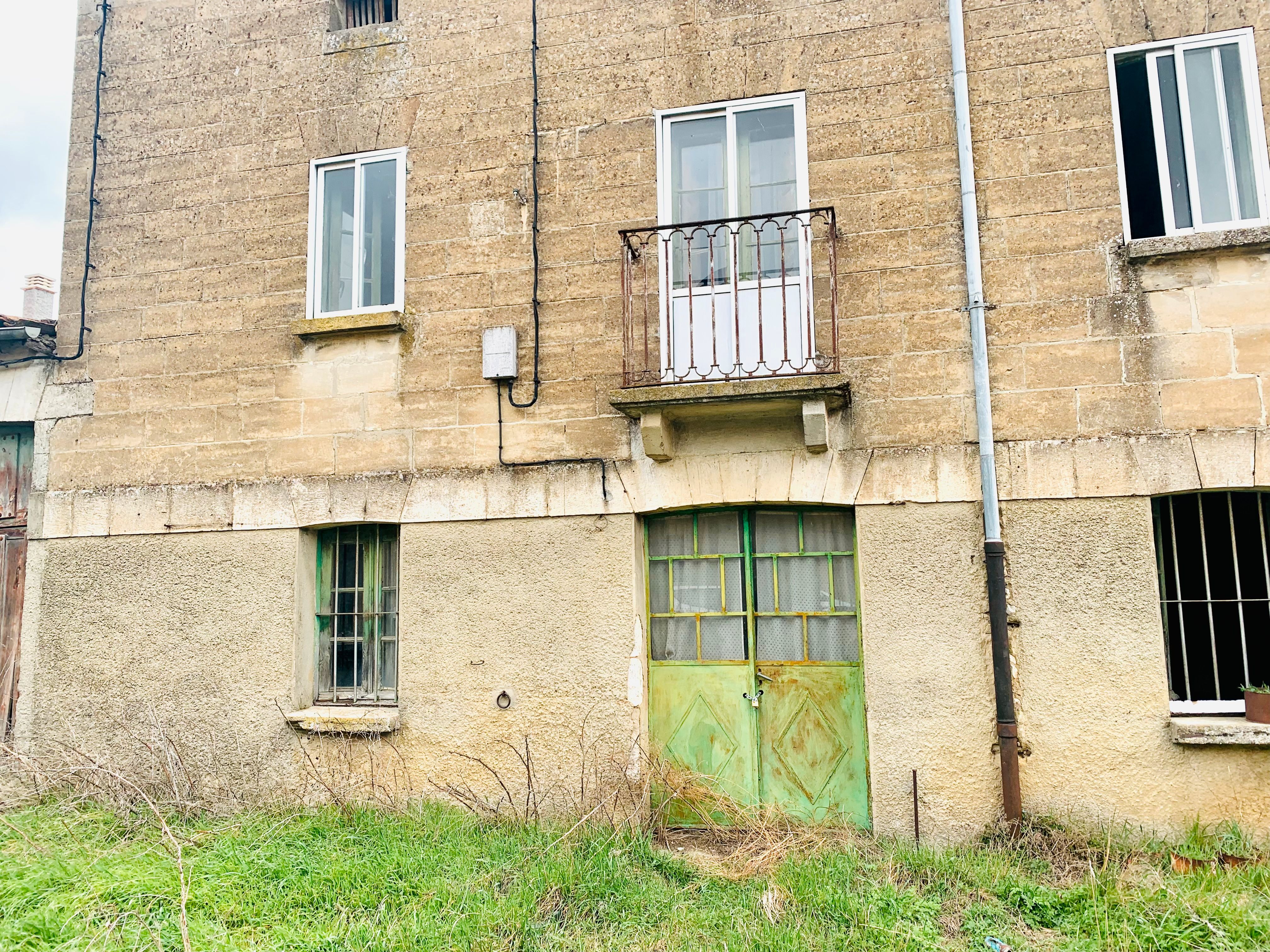 Vista exterior de Casa o xalet en venda en Las Quintanillas amb Jardí privat