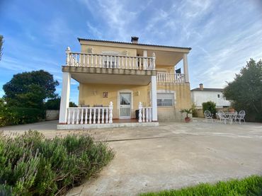 Casa con giardino in vendita a Calle Los Lirios