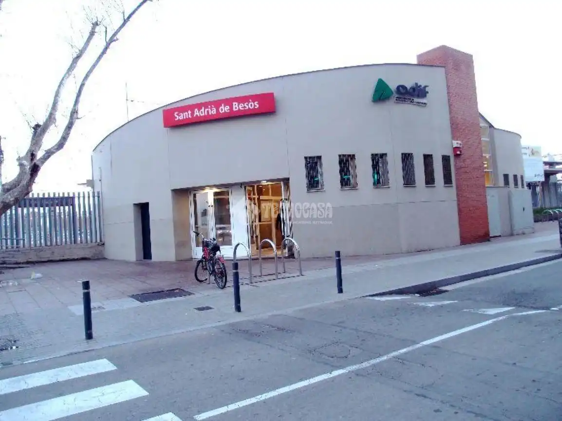 Vista exterior de Piso en venta en Sant Adrià de Besòs con Calefacción y Balcón