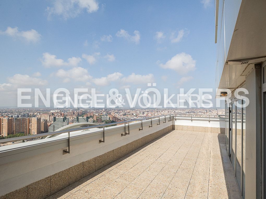 Terrace of Attic to rent in  Valencia Capital  with Air Conditioner, Heating and Terrace