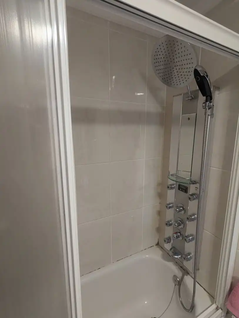 Bathroom of Flat for sale in Bilbao   with Storage room and Furnished