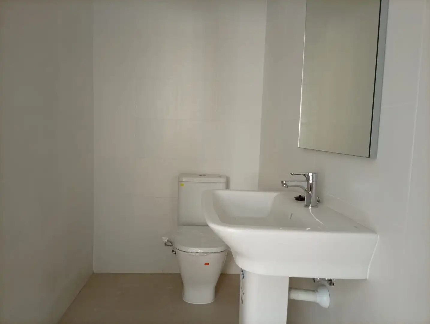 Badezimmer von Geschaftsraum zur Miete in Arroyo de la Encomienda