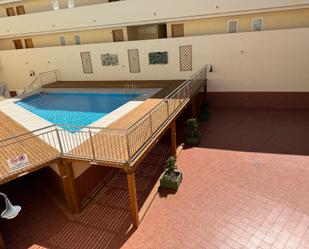 Piscina de Apartament en venda en Los Alcázares amb Moblat, Forn i Rentadora