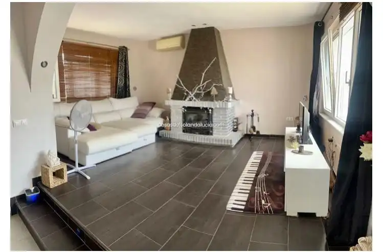 Villa mit Pool zum Verkauf in Benajarafe, imagen 2