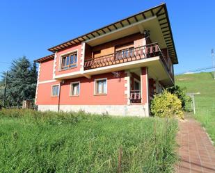 Exterior view of House or chalet for sale in San Felices de Buelna  with Terrace and Balcony