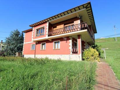 Exterior view of House or chalet for sale in San Felices de Buelna  with Terrace and Balcony