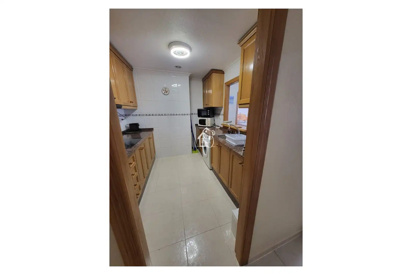 Cuina de Apartament de lloguer en Torrevieja amb Aire condicionat, Terrassa i Moblat