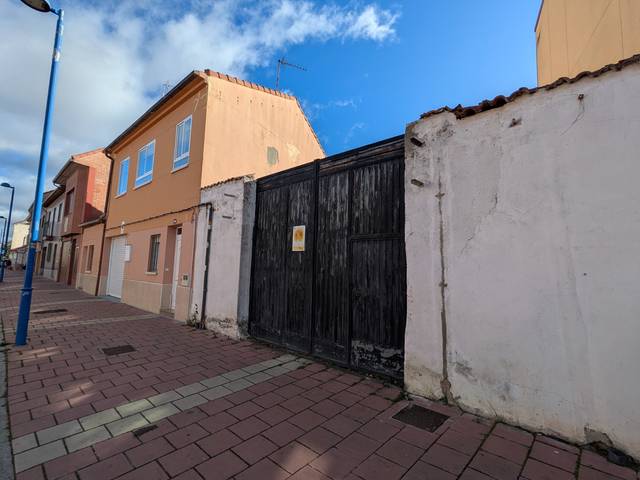 Terreno residencial en Venta en Calle de la Serranía de Ronda, 36A en Barrio España