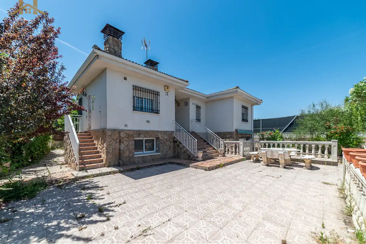 Vista exterior de Casa o chalet en venta en El Álamo con Calefacción, Jardín privado y Terraza