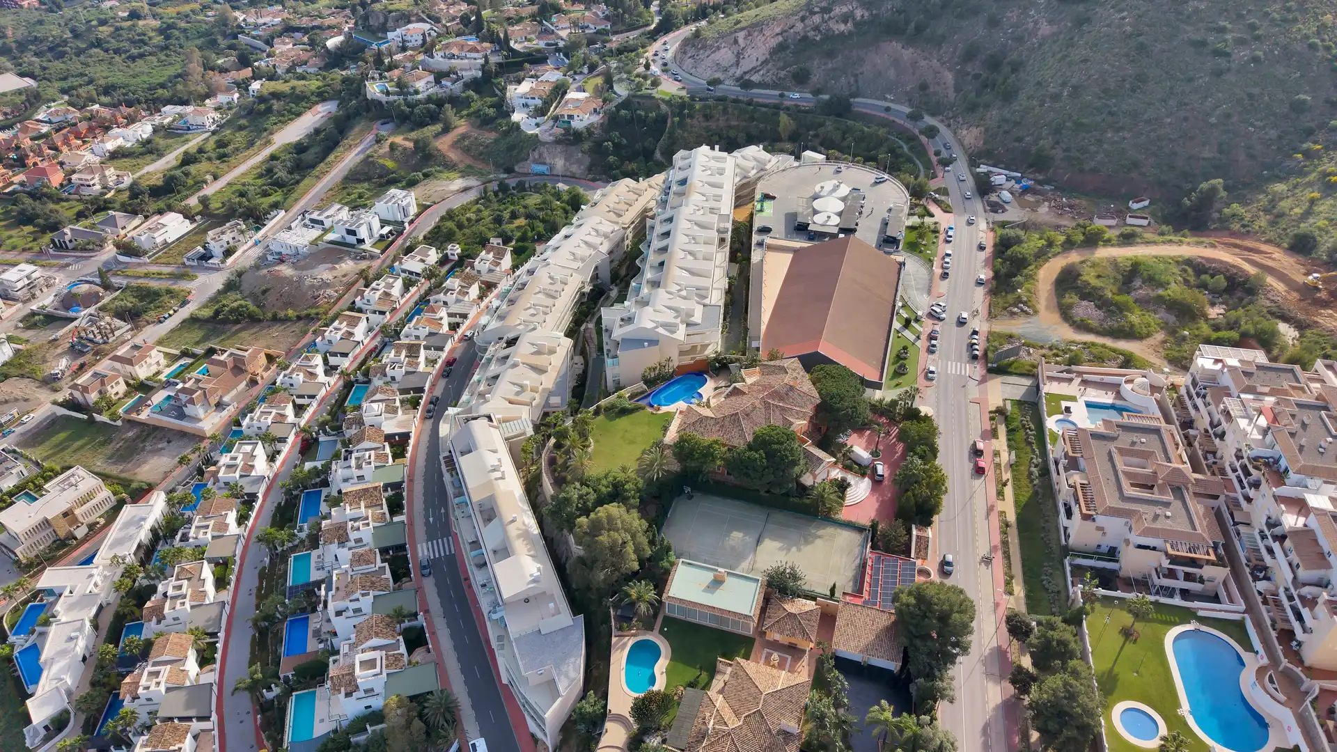 Vista exterior de Ático en venta en Benalmádena con Jardín privado, Alarma y Piscina comunitaria