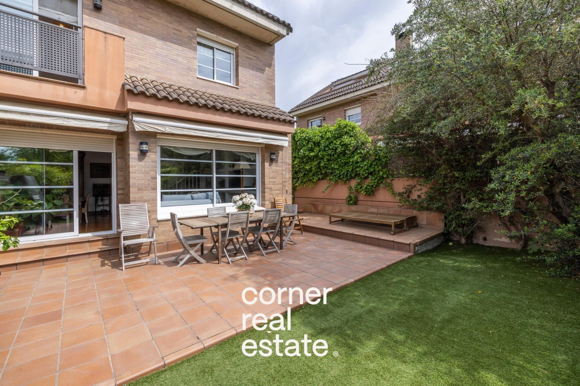 Garden of Single-family semi-detached for sale in Sant Cugat del Vallès  with Heating, Private garden and Parquet flooring