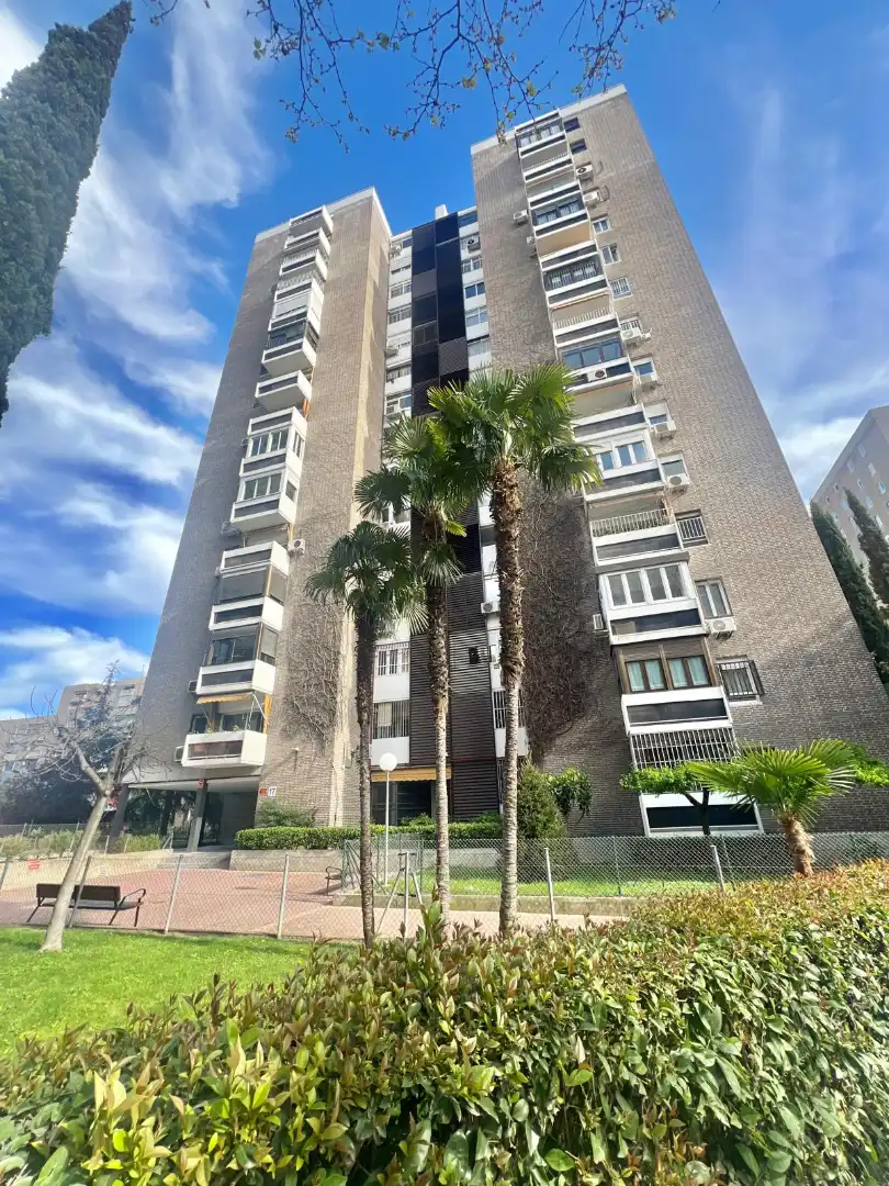 Exterior view of Flat for sale in  Madrid Capital  with Heating, Terrace and Storage room