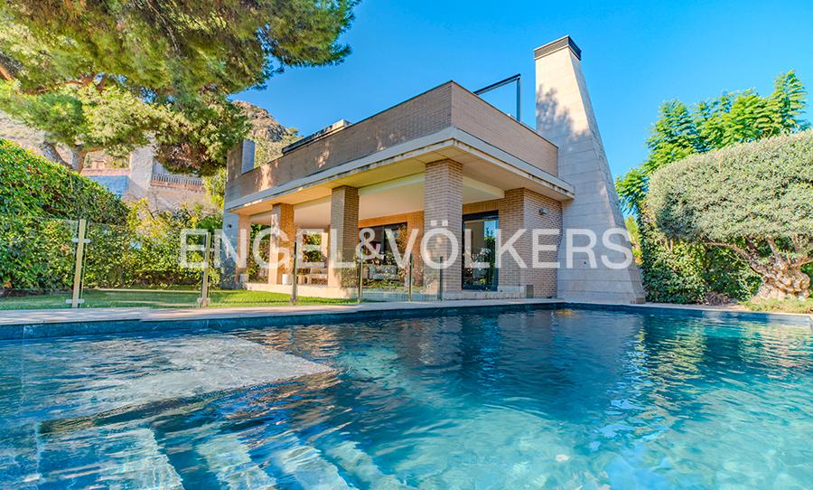 Photo 1 of House or chalet for sale in Avinguda Albufereta, Albufereta, Alicante