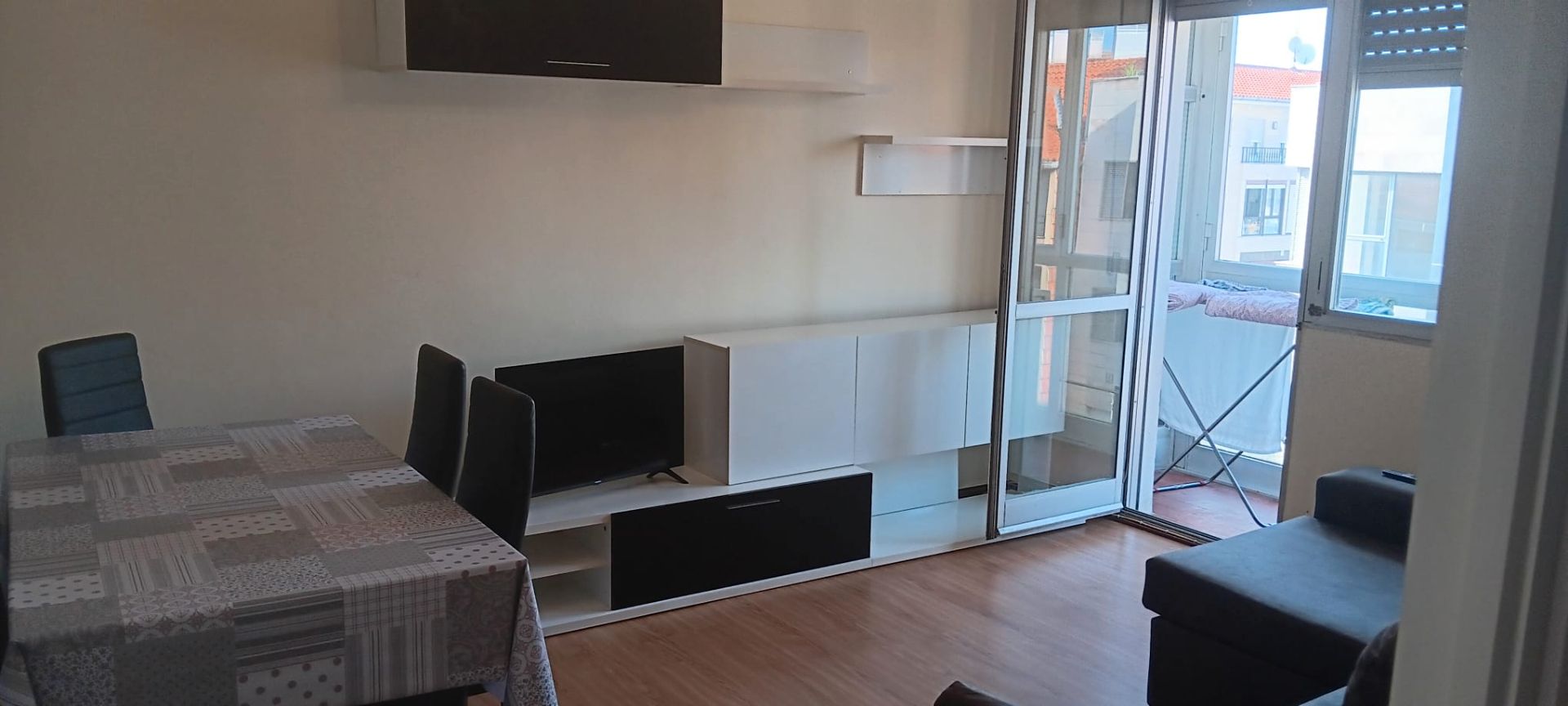 Living room of Flat to rent in Castro-Urdiales  with Heating, Furnished and TV