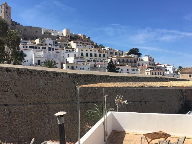 Vista exterior de Estudi en venda en Eivissa amb Terrassa i Moblat