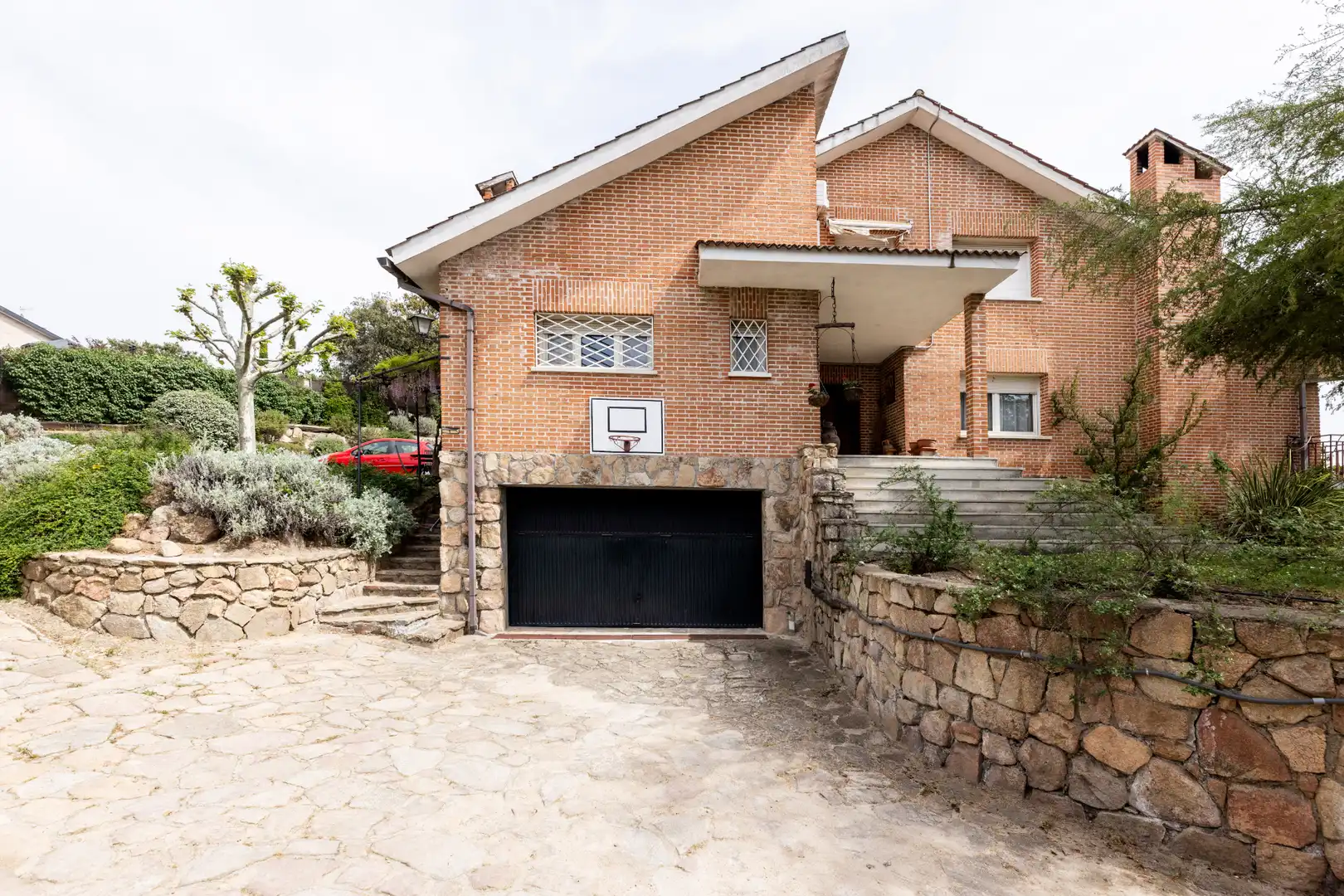 Exterior view of Houses for sale in Algete  with Air Conditioner, Private garden and Terrace