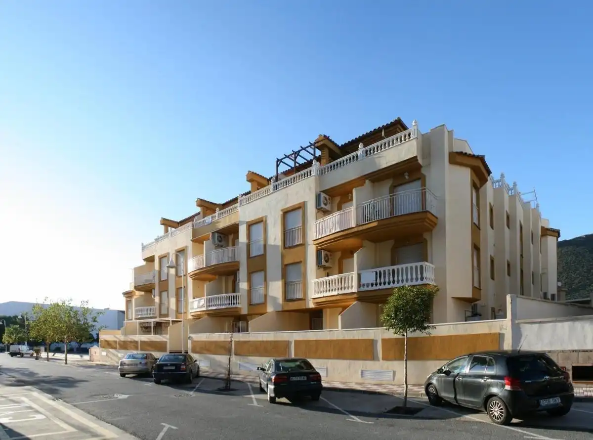 Vista exterior de Pis en venda en Gualchos amb Aire condicionat, Terrassa i Moblat