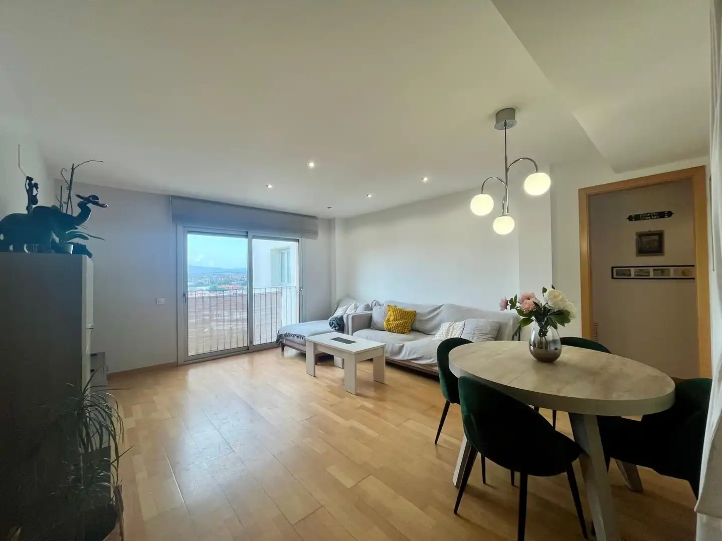 Sala de estar de Piso en venta en Montornès del Vallès con Aire acondicionado, Calefacción y Terraza