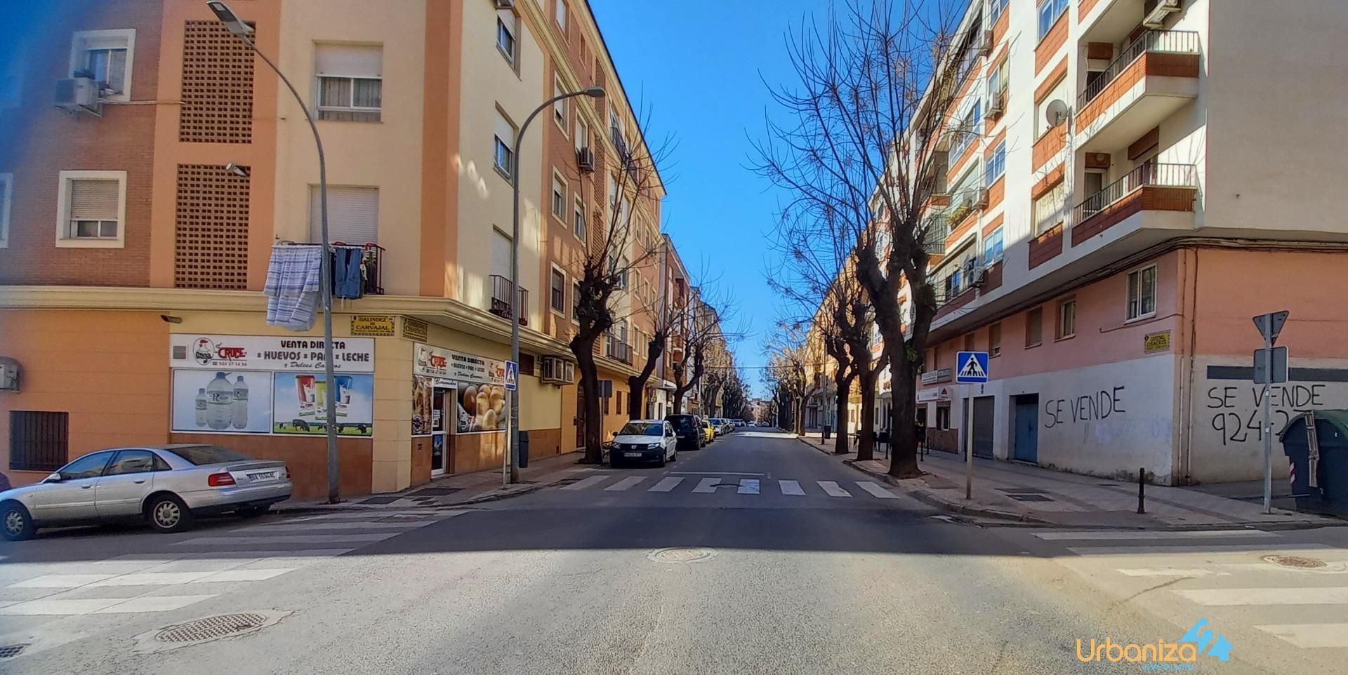 Vista exterior de Pis en venda en Badajoz Capital amb Terrassa i Balcó
