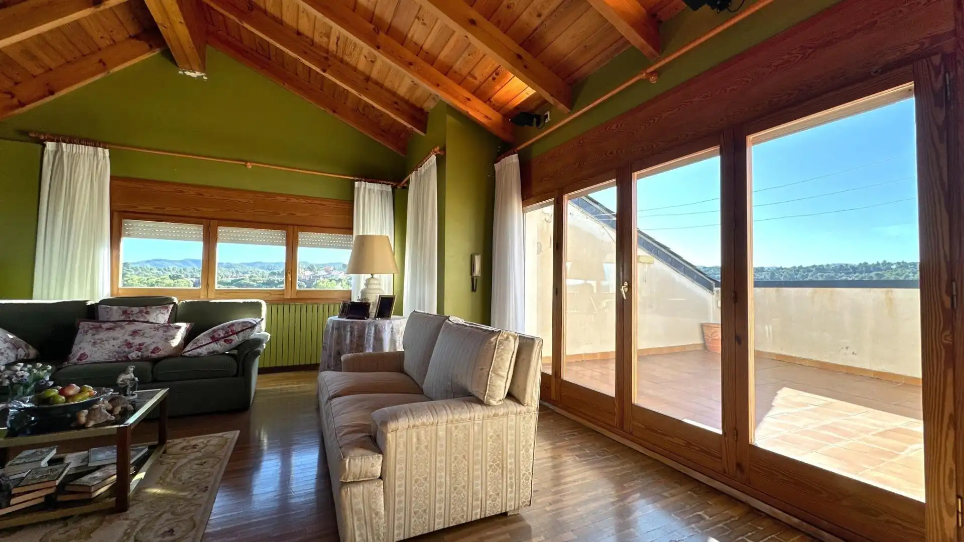 Living room of Houses for sale in Sant Cugat del Vallès  with Heating, Private garden and Parquet flooring