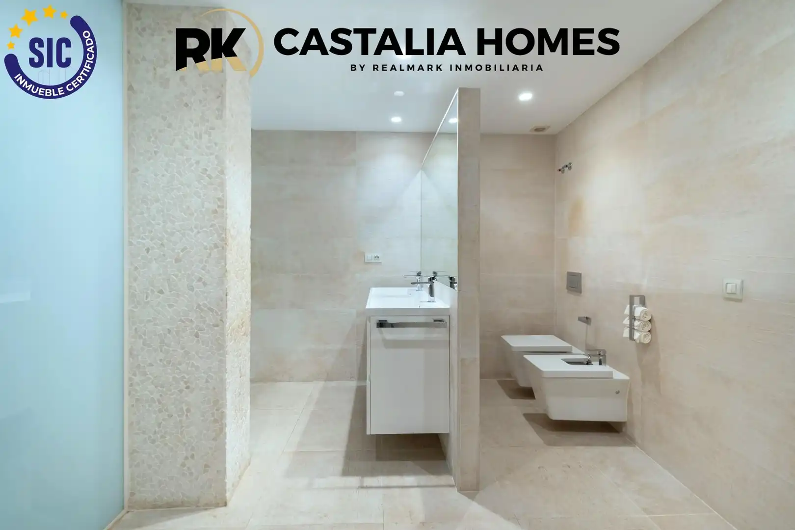 Badezimmer von Einfamilien-Reihenhaus zum Verkauf in Castellón de la Plana / Castelló de la Plana mit Klimaanlage, Privatgarten und Terrasse