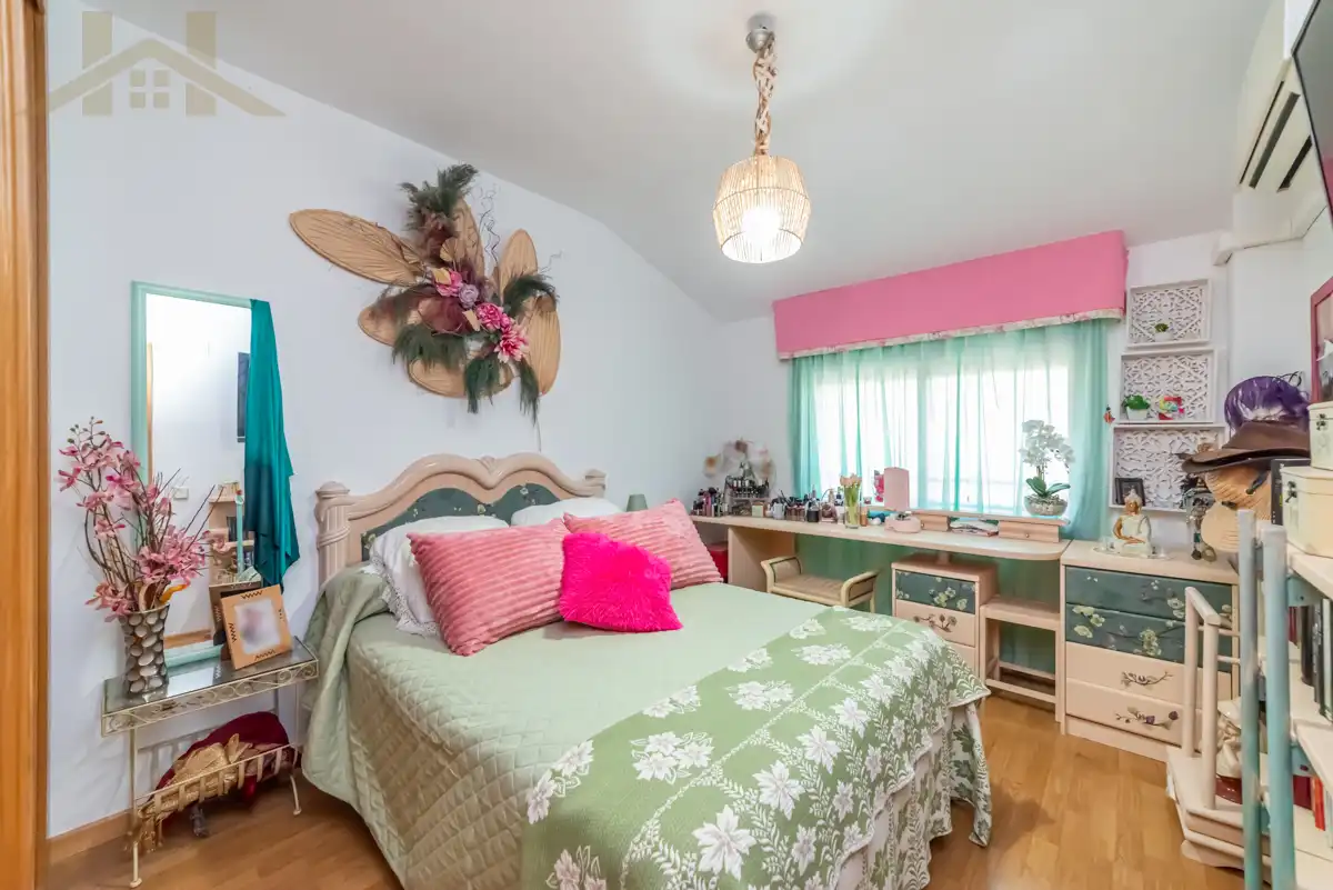 Habitación de Casa o chalet en venta en Mejorada del Campo con Aire acondicionado, Calefacción y Jardín privado