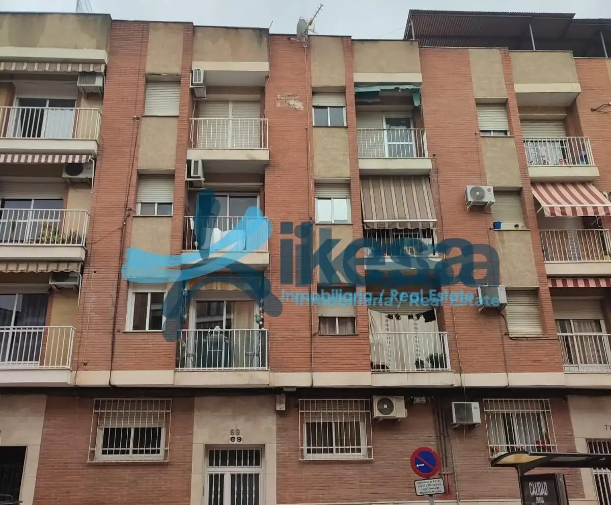 Vista exterior de Piso en venta en Lucena