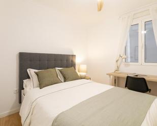 Dormitori de Apartament per a compartir en Alicante / Alacant amb Moblat, Forn i Rentadora