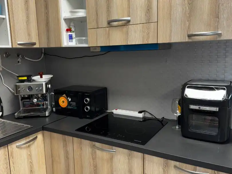Küche von Büro zur Miete in Madrid mit Klimaanlage, Heizung und Möbliert