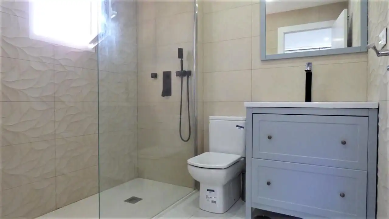 Baño de Casa o chalet en venta en La Nucia con Aire acondicionado, Terraza y Piscina